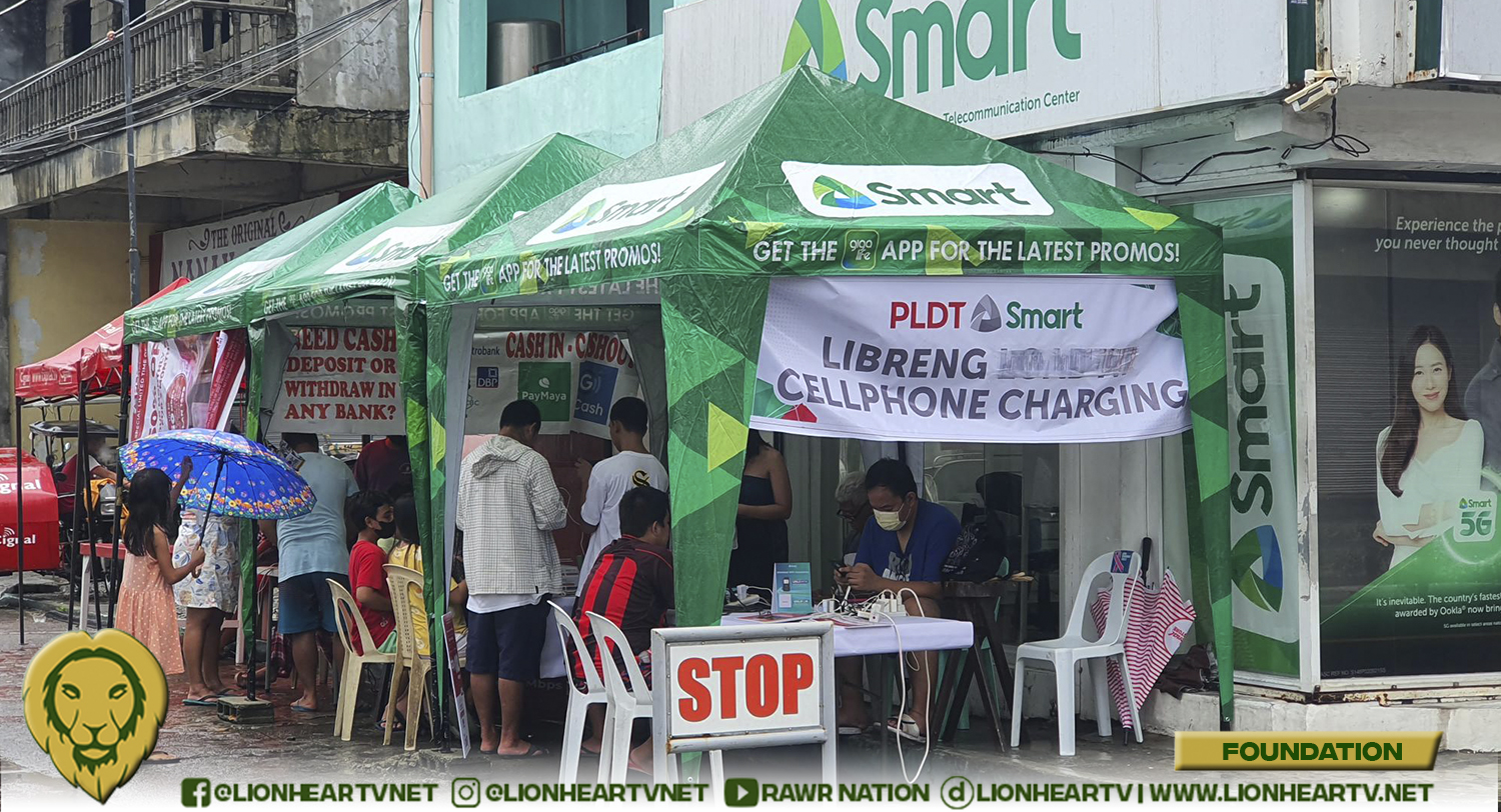 Husband-and-wife team helps rebuild post-disaster via Smart’s libreng charging