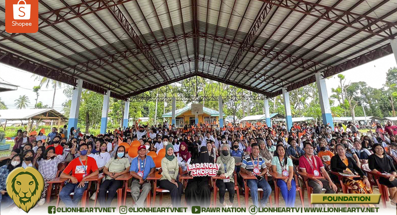 Shopee granted a teacher’s wish of providing school chairs to over a thousand students in Palawan