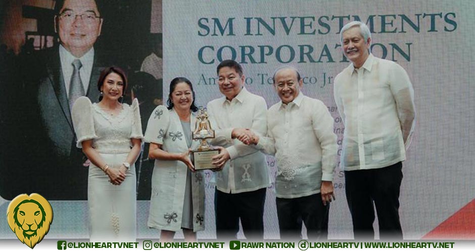 Manila Overseas Press Club fetes SM for contribution to tourism