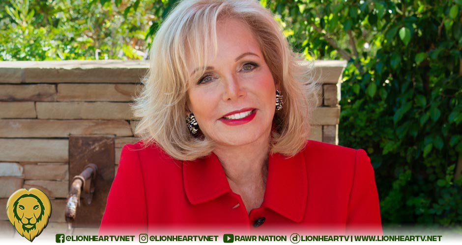 Acclaimed Vocalist Shares New Christmas Single